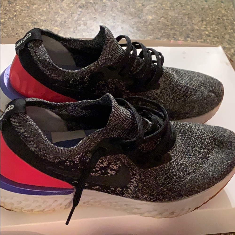 Nike Epic React Flyknit “Hyper Crimson” Size 8.5